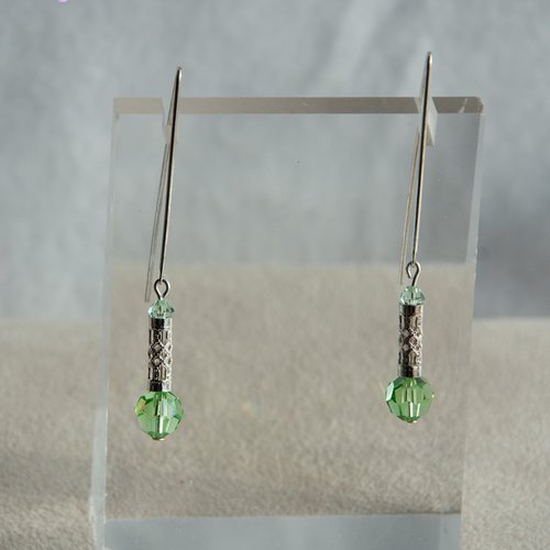 Boucles d'oreilles "lollita" code : destock50 cristaux autrichiens péridot 5,5 cm bijoux femme assembler mains (a786)