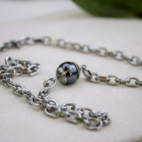 Collier "saleya" code : destock50 acier et hématite 40 cm bijoux femme assembler mains (a725)
