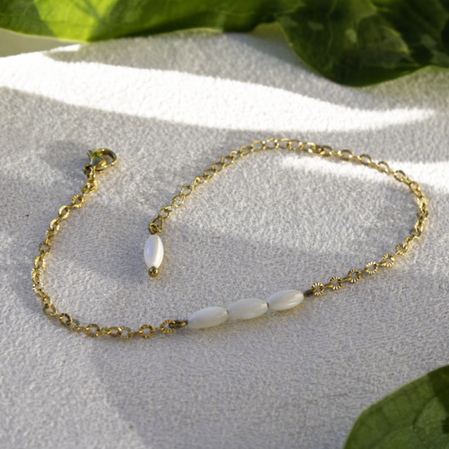 [déstockage -50%] bracelet "loulana" acier inox doré nacre naturelle 15 cm bijoux femme assembler mains (a747)