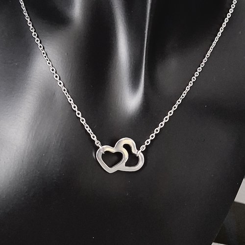 Collier cœurs entrelacés