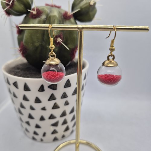 Boucles d’oreilles boule en verre rouge