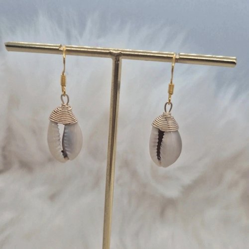 Boucles d’oreilles "coquillages cauri" – esprit bohème & filigrané doré