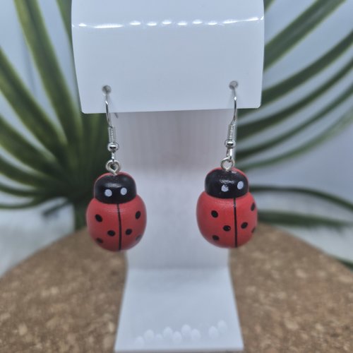 Boucles d’oreilles coccinelle en bois