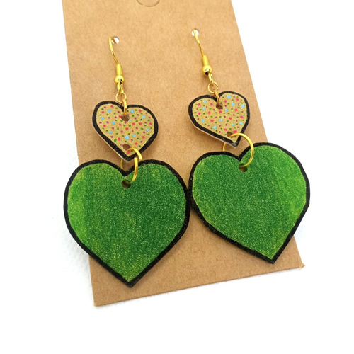 Boucles d'oreilles *valentine* en laiton doré avec pendentifs en acrylique fait main