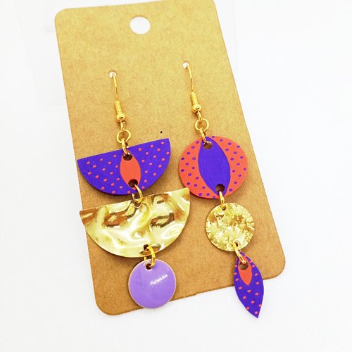 Boucles d'oreilles asymétriques *héloïse* en laiton doré avec pendentifs fait main