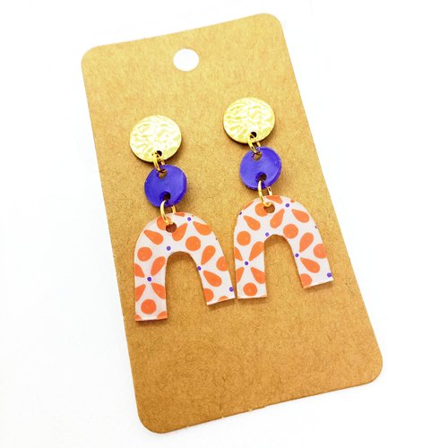 Boucles d'oreilles en laiton doré *sam* avec pendentifs en acrylique fait main