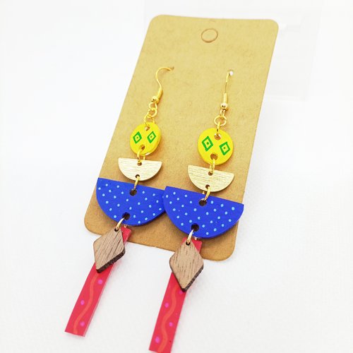 Boucles d'oreilles en laiton doré *marika* avec pendentifs en acrylique fait main