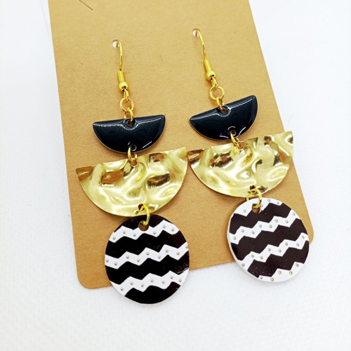 Boucles d'oreilles *johanna* en laiton doré avec pendentifs en acrylique fait main