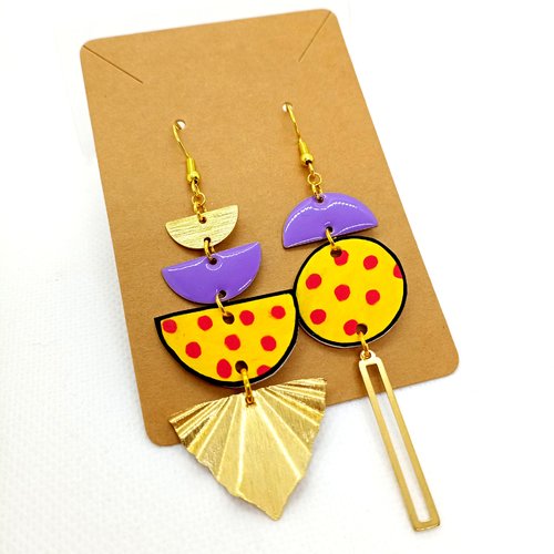 Boucles d'oreilles asymétriques *aline* en laiton doré avec pendentifs fait main