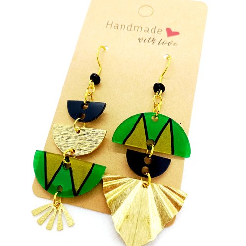 Boucles d'oreilles asymétriques en laiton doré avec pendentifs fait main