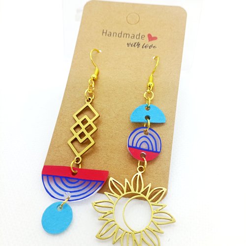 Boucles d'oreilles asymétriques en acier inoxydable doré avec pendentifs en acrylique fait main