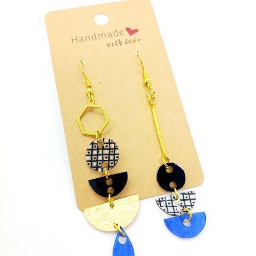 Boucles d'oreilles asymétriques