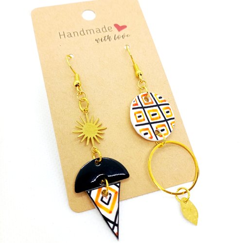 Boucles d'oreilles asymétriques