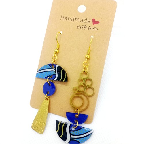 Boucles d'oreilles asymétriques