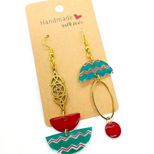 Boucles d'oreilles asymétriques en acier inoxydable doré avec pendentifs fait main