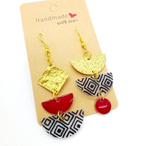 Boucles d'oreilles asymétriques