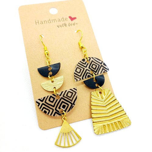 Boucles d'oreilles asymétriques