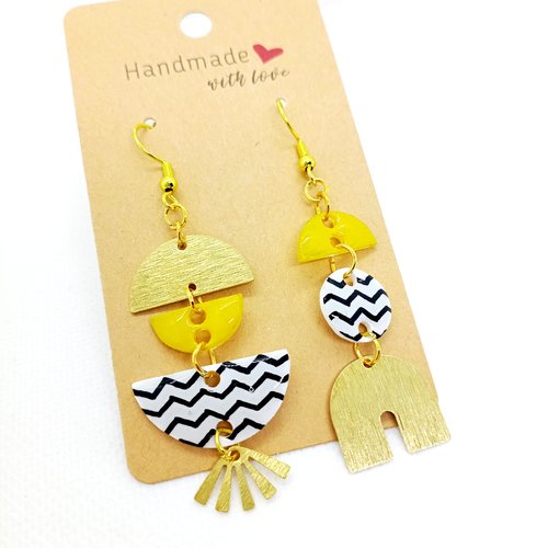 Boucles d'oreilles asymétriques