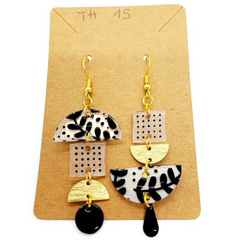 Boucles d'oreilles asymétriques