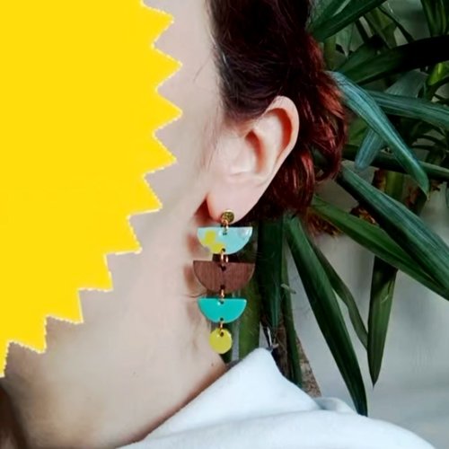 Boucles d'oreilles en papier résiné