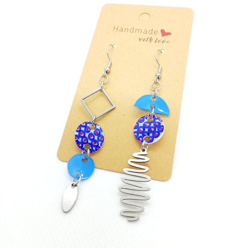 Boucles d'oreilles asymétriques