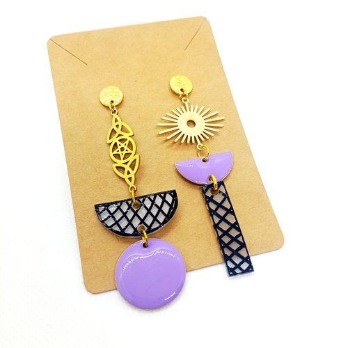 Boucles d'oreilles asymétriques