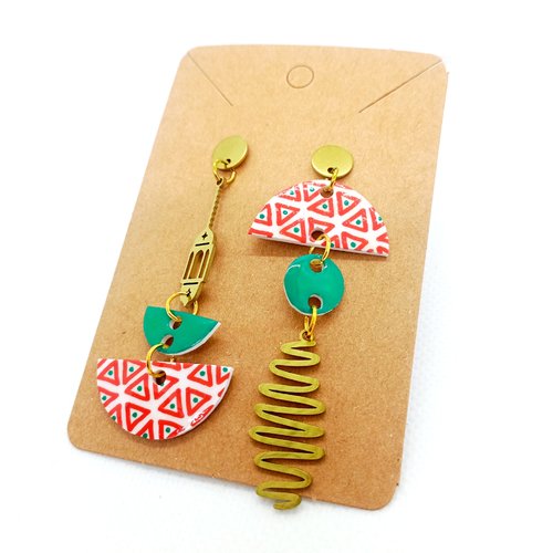 Boucles d'oreilles asymétriques