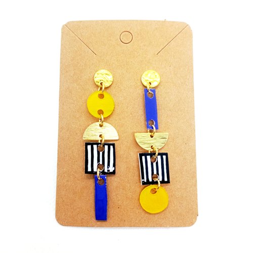 Boucles d'oreilles asymétriques