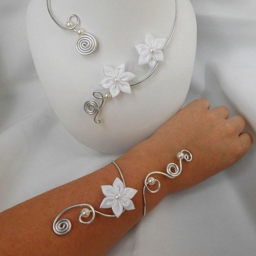Parure mariage fleura avec collier et bracelet en aluminium et satin 