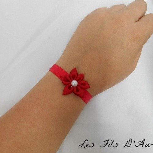 Bracelet en satin avec fleur en satin rouge 