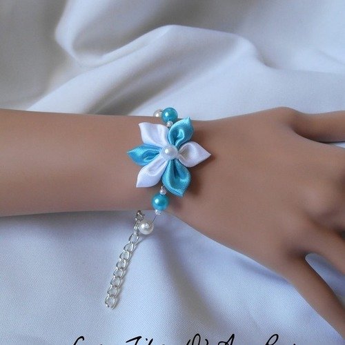 Bracelet athena avec fleur en satin double couleur turquoise et blanche 