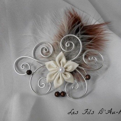 Bijoux pour cheveux mariage eloise avec fleur en satin et fil aluminium argenté 