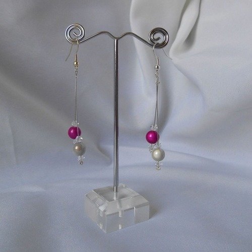 Boucles d'oreilles pendante avec perles magique fuchsia et perles swarovski 