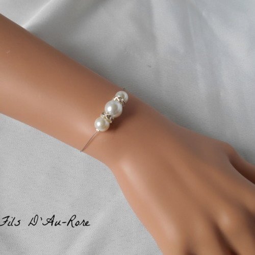 Bracelet " azur " avec perles nacrée blanc 