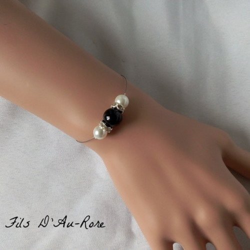 Bracelet " azur " avec perles nacrée & noir 