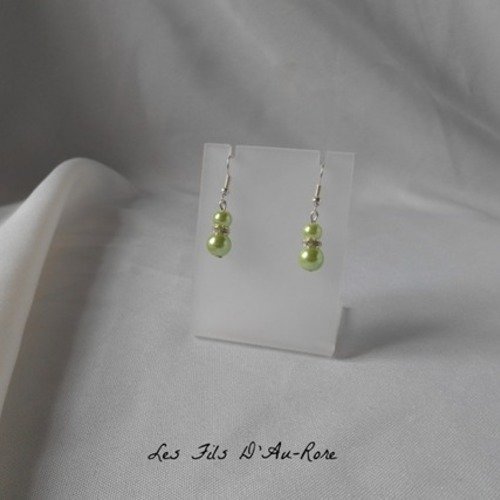 Boucles d'oreille " azur " avec perles nacrée vert claire 