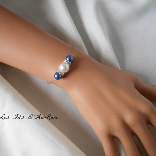 Bracelet " azur " avec perles nacrée & bleu roi 