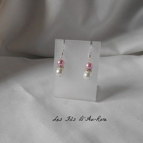 Boucles d'oreille " azur " avec perles nacrée & rose poudré 
