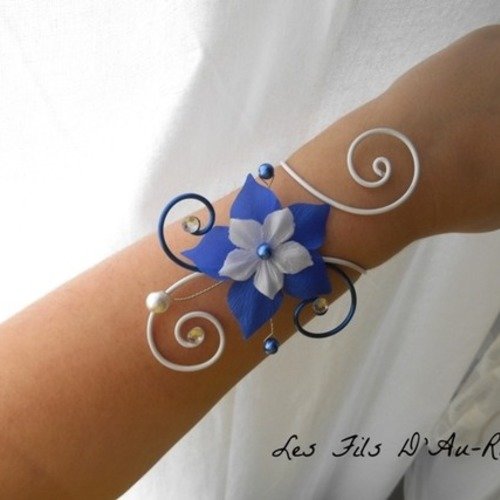 Bracelet mariage "lyra" avec fleur de soie blanc & bleu roi 