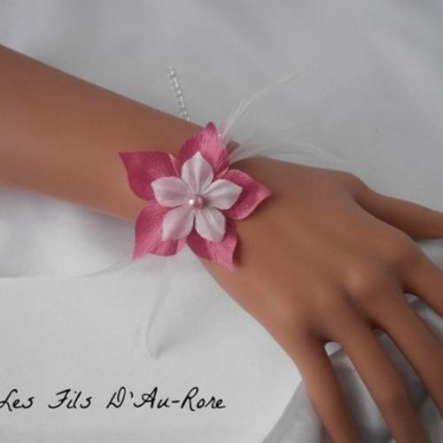 Bracelet mariage "zoe" avec fleur de soie rose & blanche et plumes blanche 
