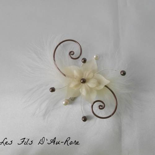 Bijoux cheveux "aurelie" fleur de soie ivoire, plumes, aluminium et perles 