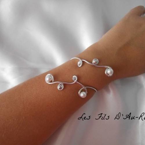 Bracelet mariage "mariane" fils aluminium argenté , strass & perle blanche 