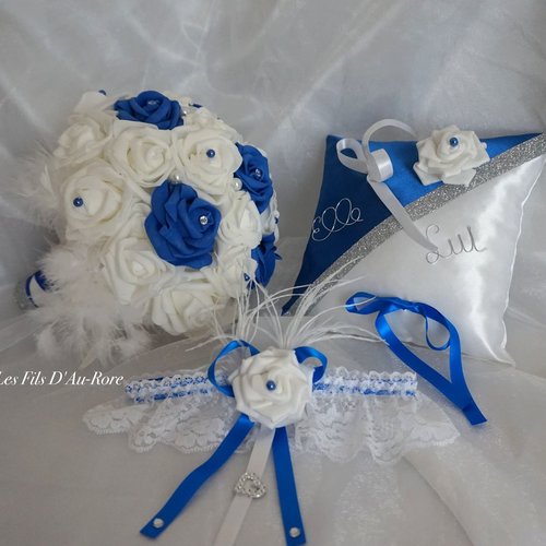 Ensemble mariage coussin, bouquet & jarretière en bleu roi & blanc