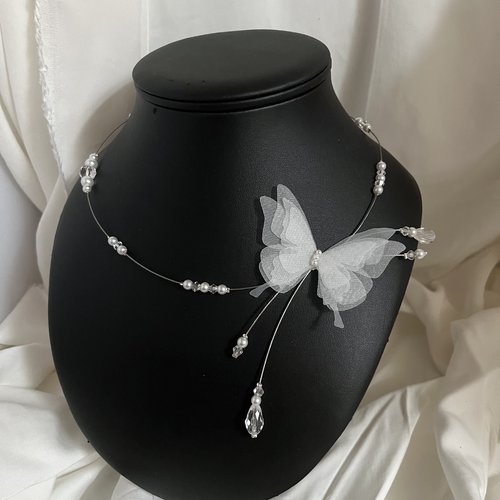 Collier mariage morgane avec papillon & perle nacrée blanche
