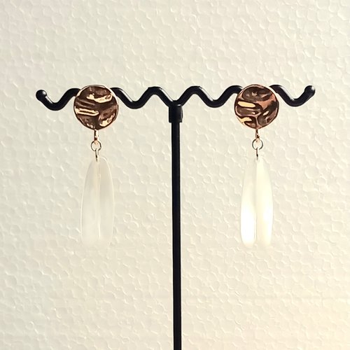 Boucles d'oreilles femme pendantes, or 18 carats, nacre