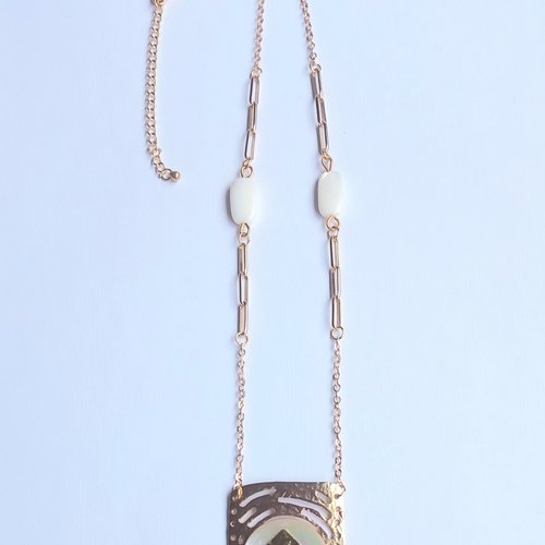 Collier artisanal, plaquage or, perles naturelles