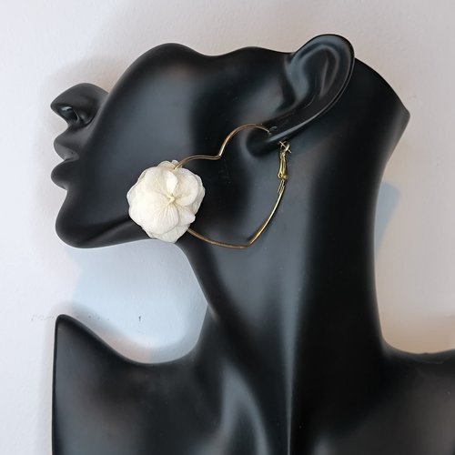 Créoles dorés coeur fleur blanche mariage mariée champêtre nature chic bohème