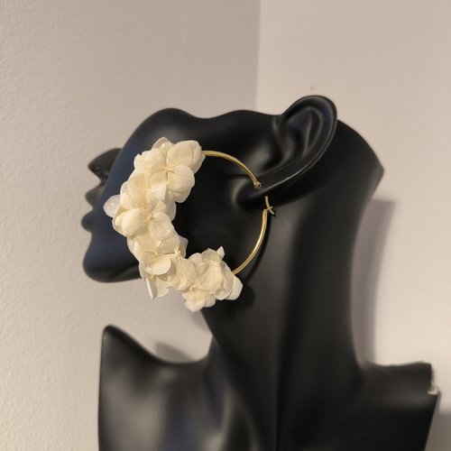 Créoles 50mm doré fleurs éternelles blanc mariage mariée bohème chic nature champêtre