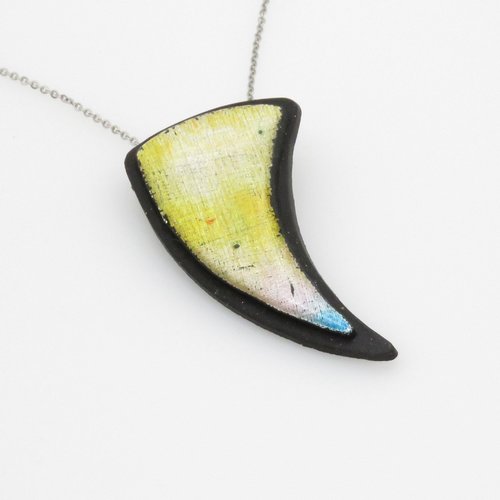 Collier dent de requin multicolore