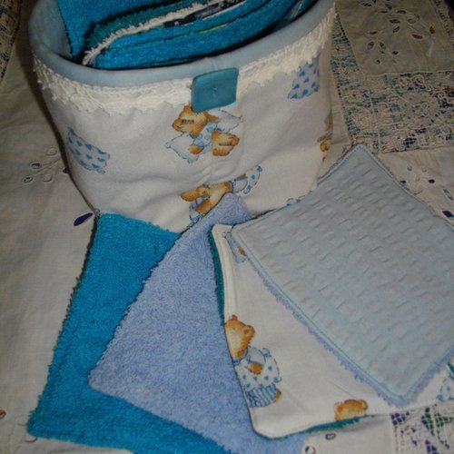 Lingettes lavables donc réutilisables et son panier de rangement tissu imprimé petits nounours bleu